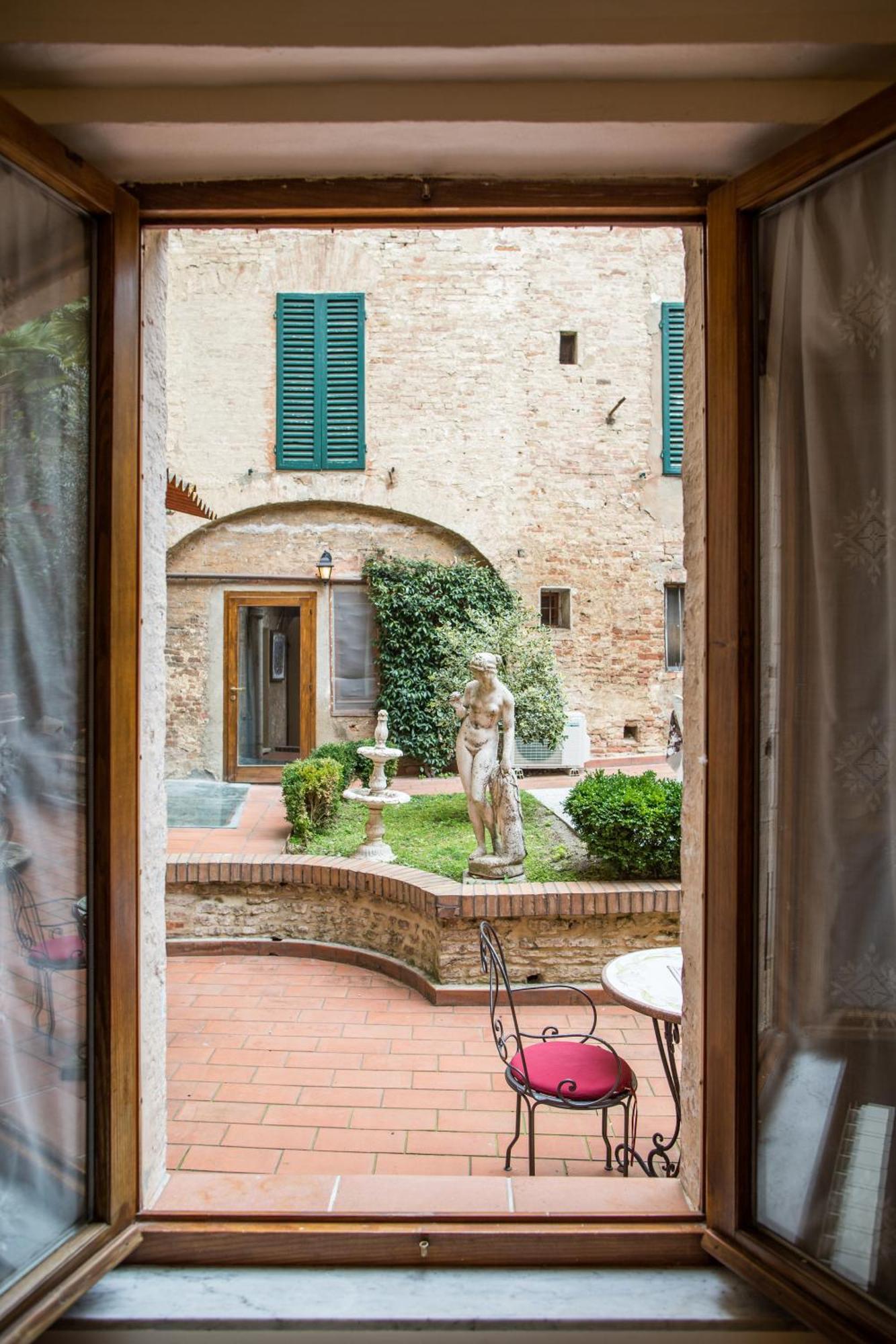 Piazza Paradiso Accommodation Siena Oda fotoğraf