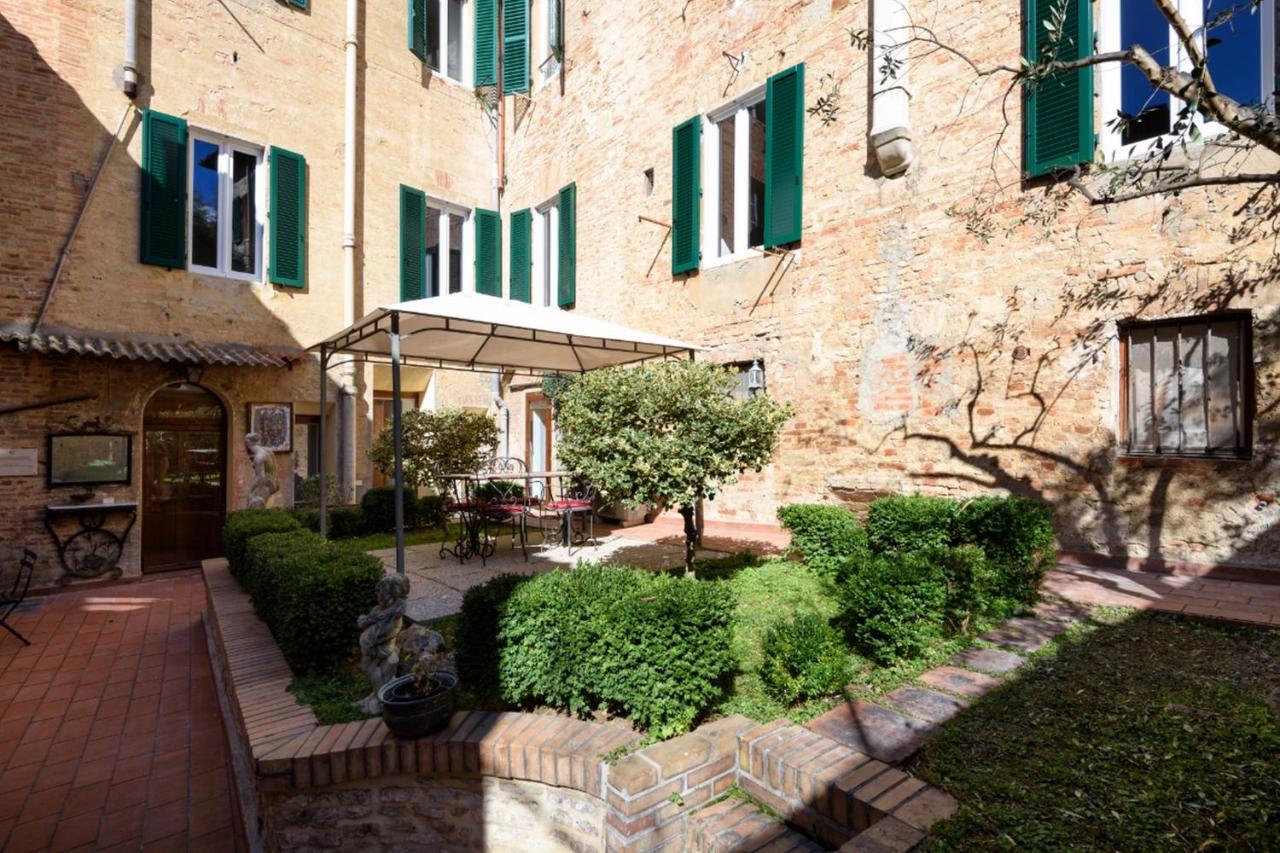 Piazza Paradiso Accommodation Siena Dış mekan fotoğraf